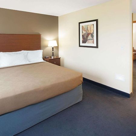 Americinn By Wyndham Webster City Екстериор снимка
