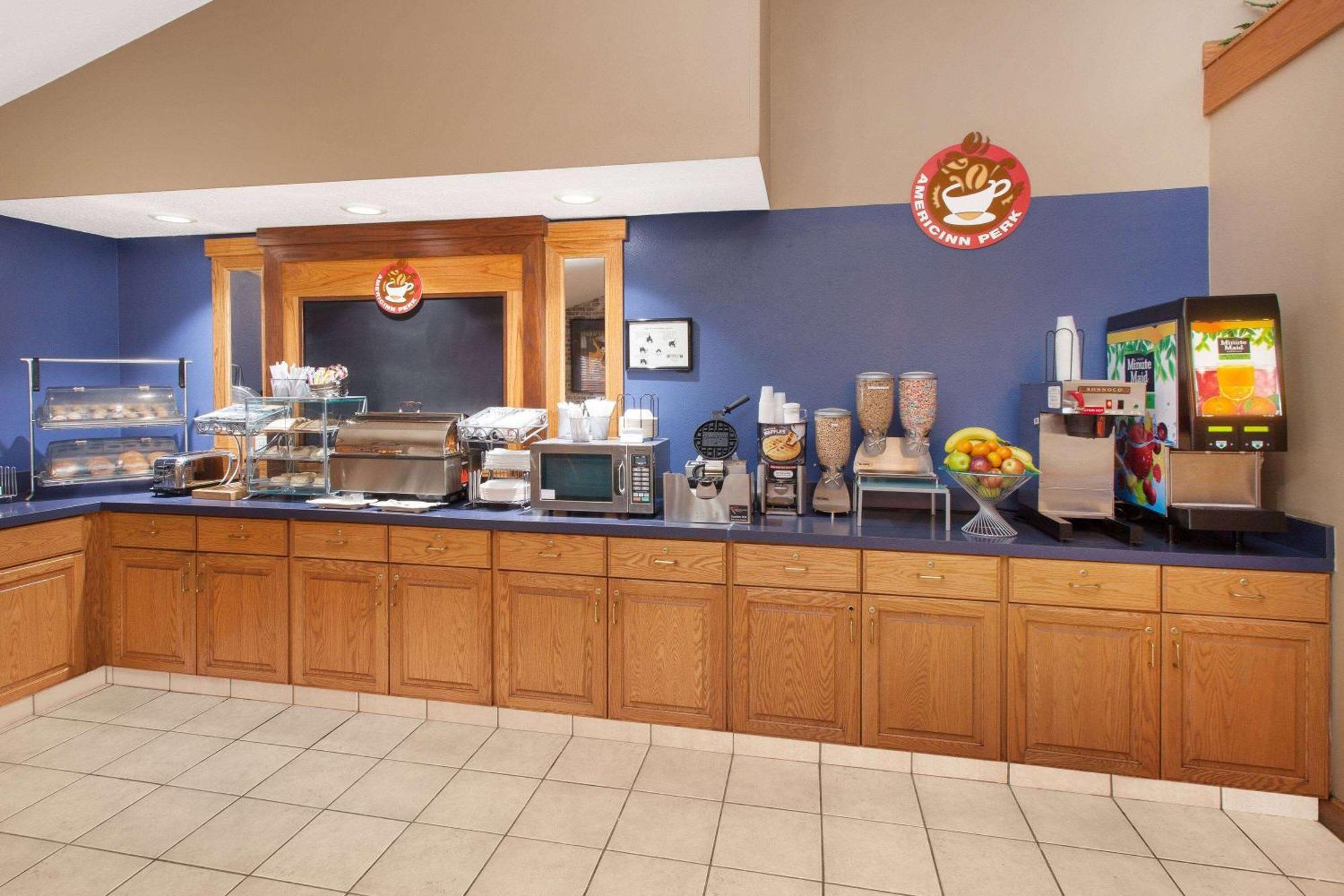 Americinn By Wyndham Webster City Екстериор снимка