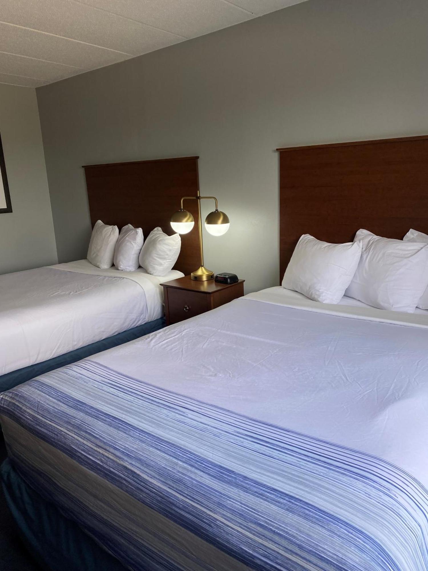 Americinn By Wyndham Webster City Екстериор снимка